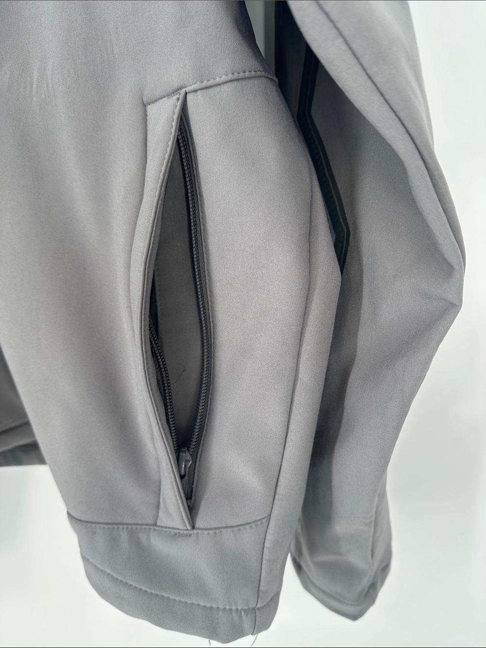 Helly Hansen Grey Performance Softshell Jacket - Size Large - Picture 5 of 11